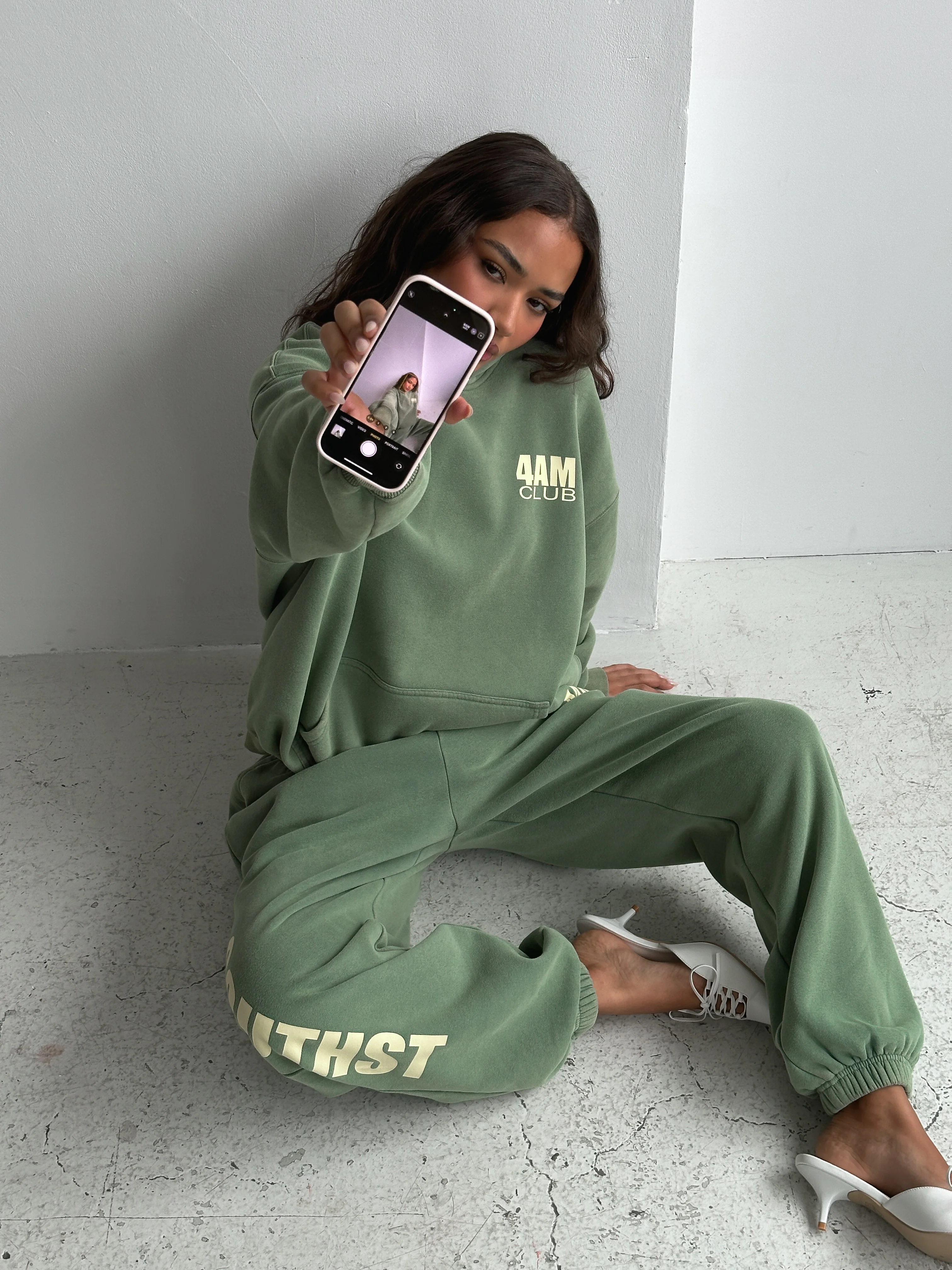 4AM SWEATPANTS - Washed Green - Image 5