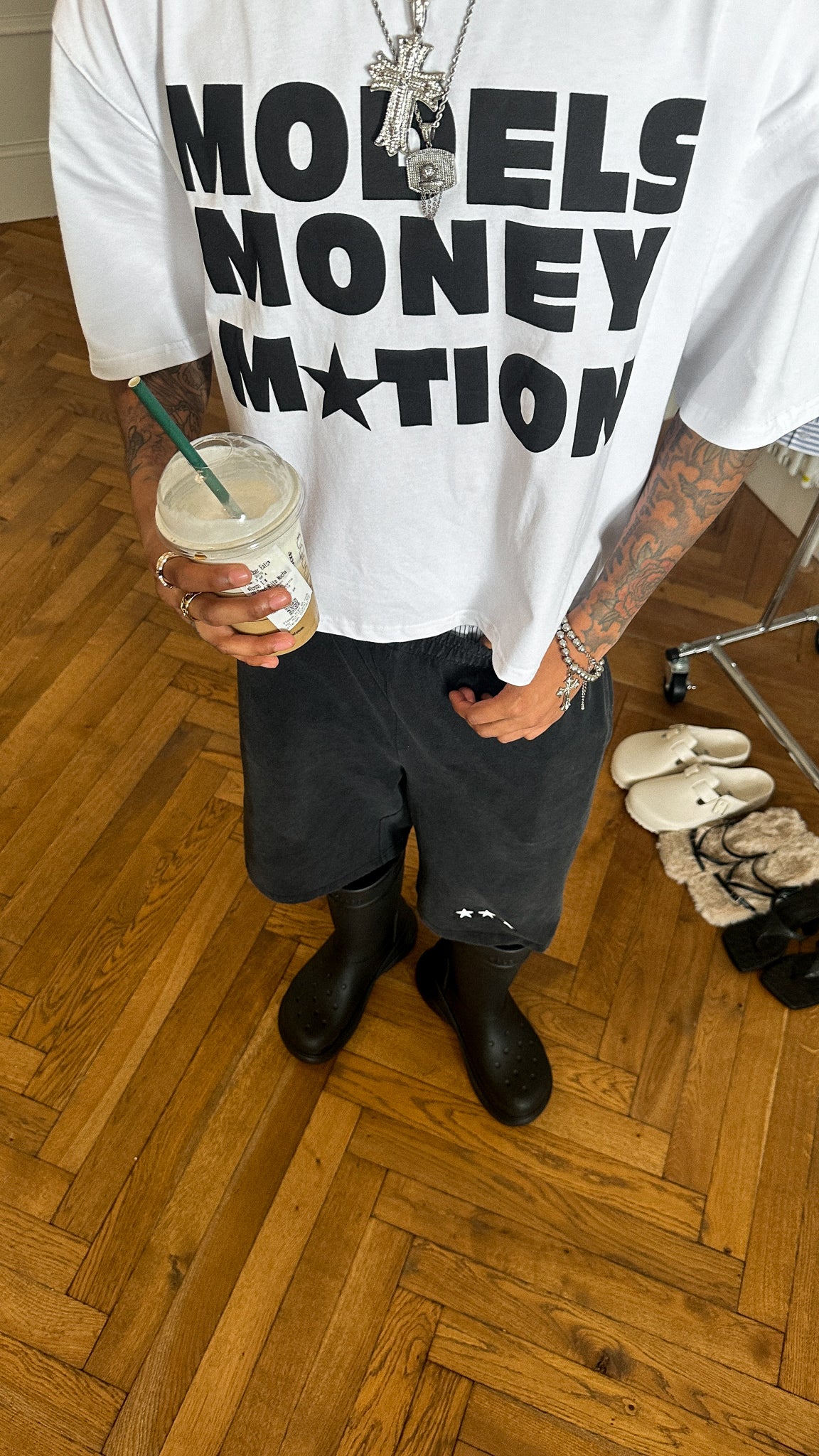 AGED SHORTS - Black - Image 12