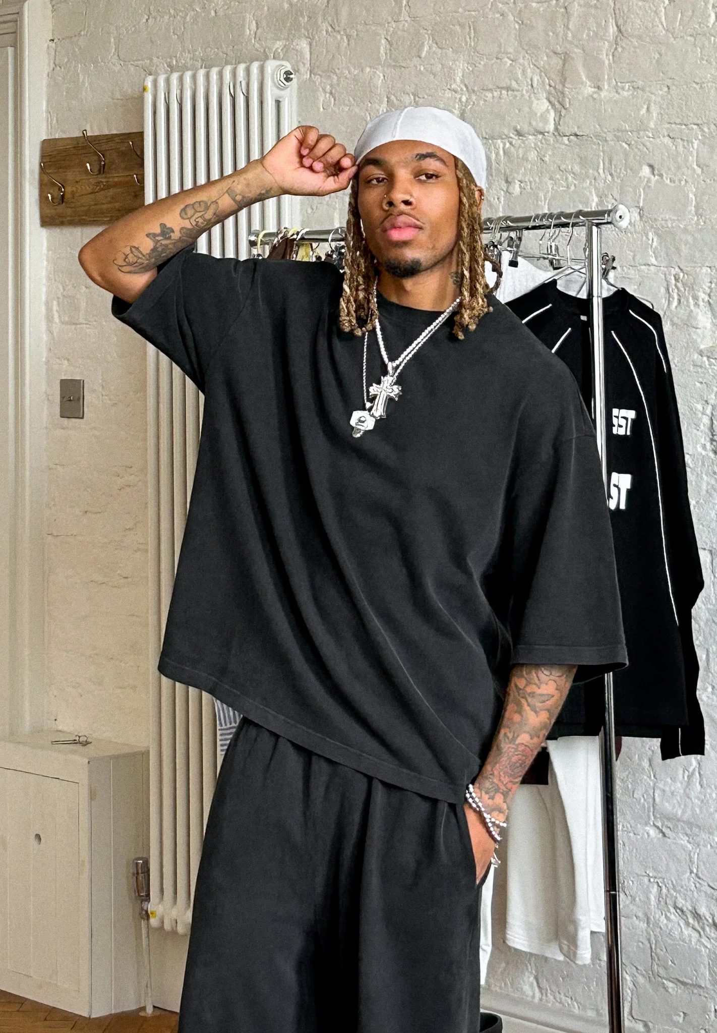 AGED TEE - Black - Image 11