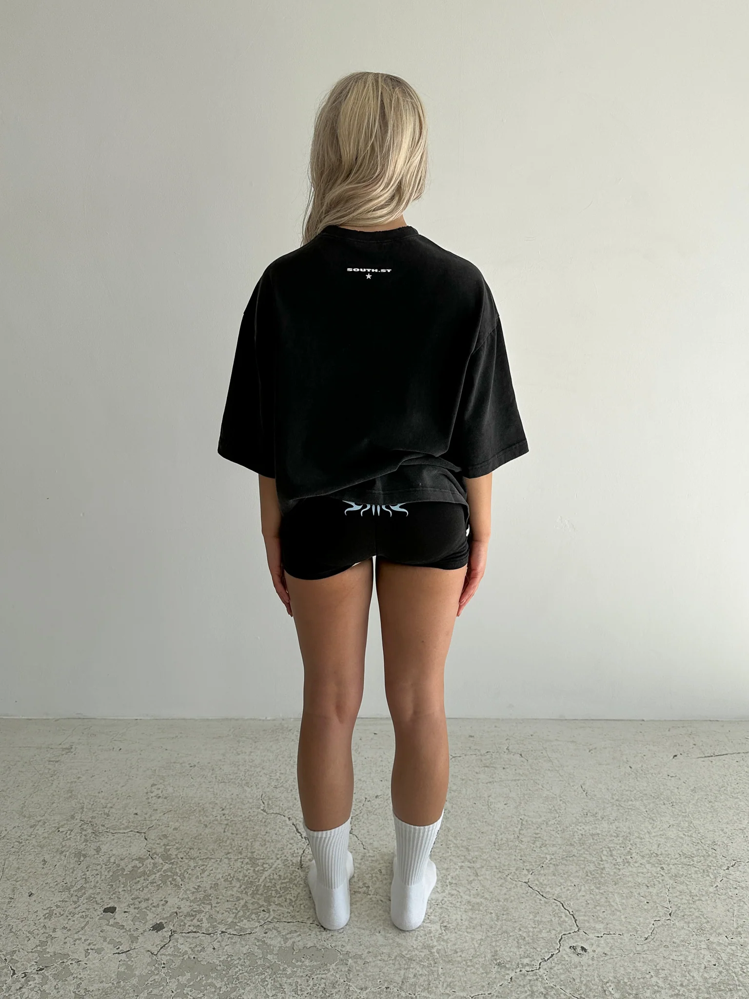 AGED TEE - Black - Image 13