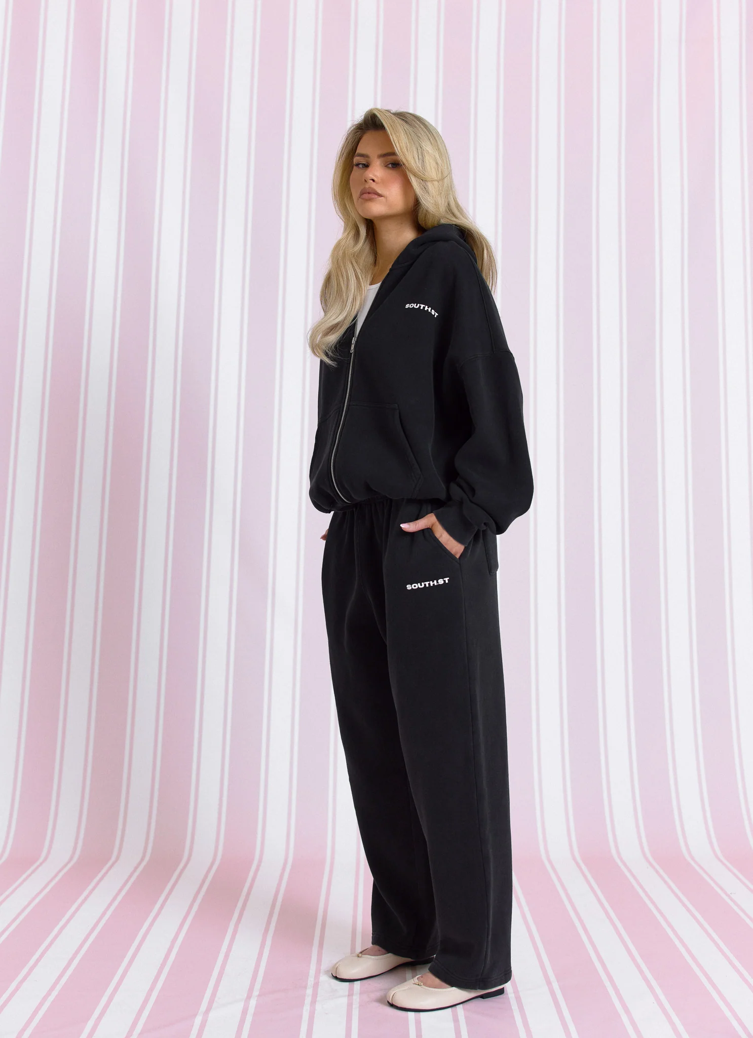 SIGNATURE SWEATPANTS - Washed Black - Image 10