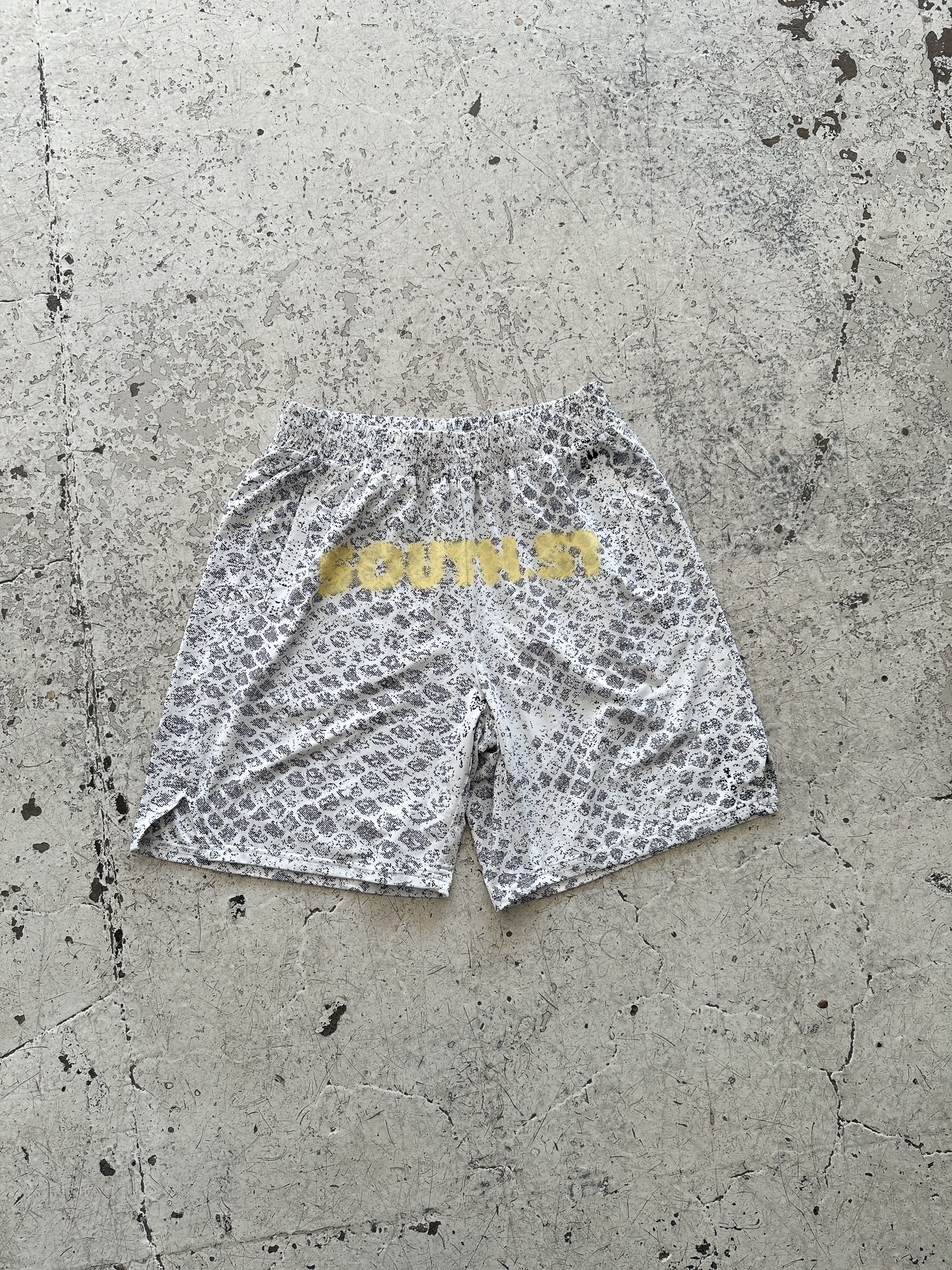 SNAKE PRINT SHORTS - Yellow - Image 10