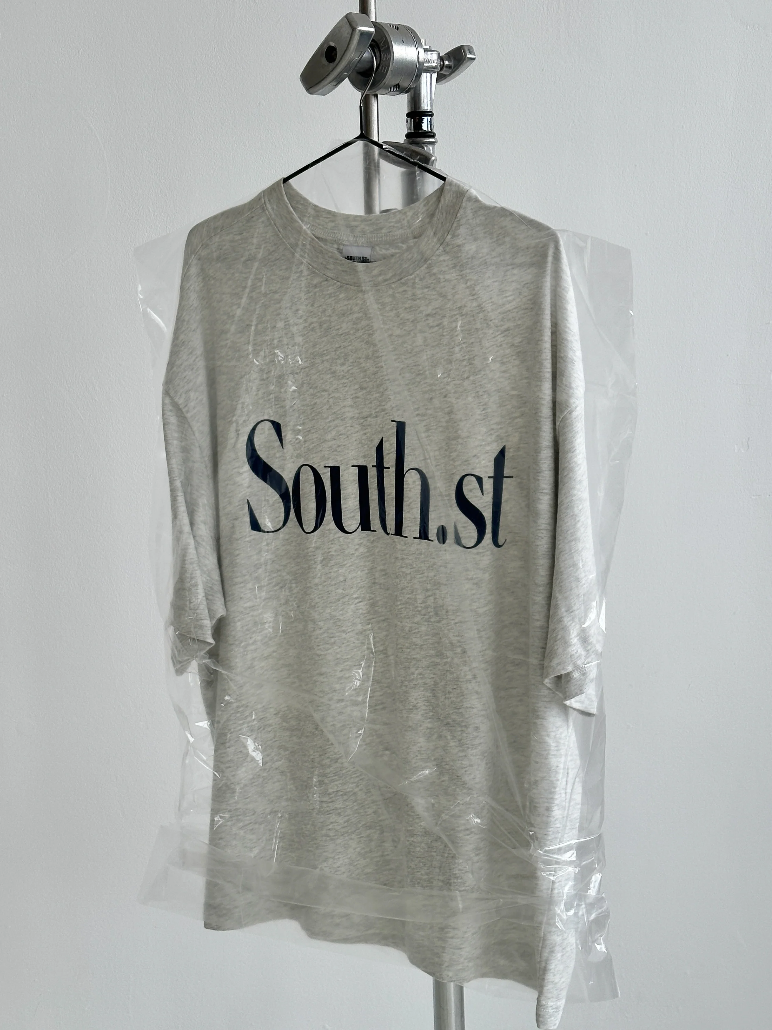 SOUTH TEE - Marl Grey / Navy - Image 9