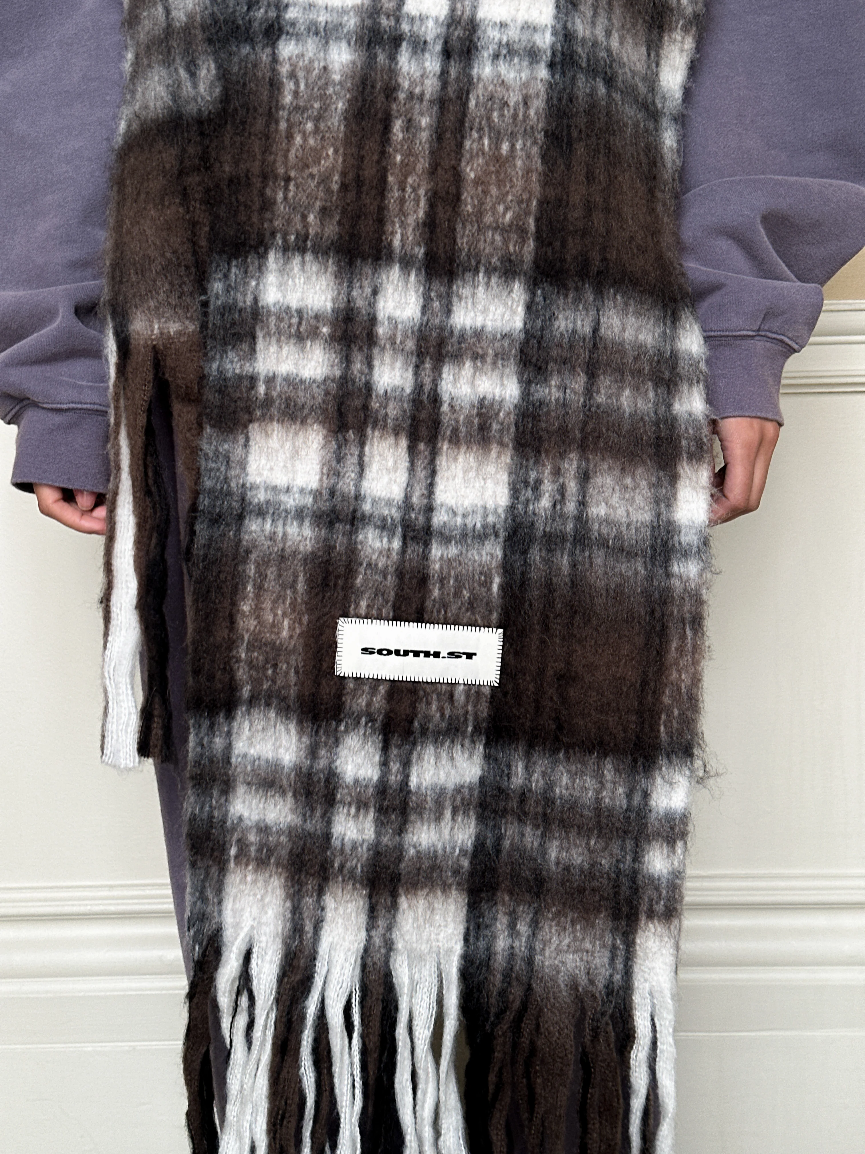 SST CHECKERED SCARF - Image 7