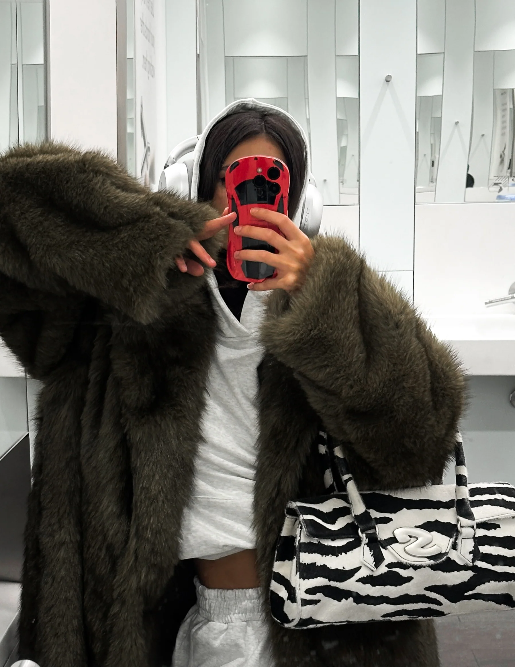 SST FUR COAT - Brown - Image 3