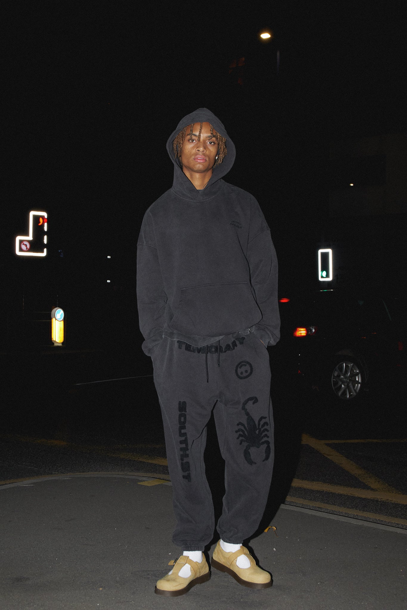 "STING" HOODY - Washed Black - Image 9